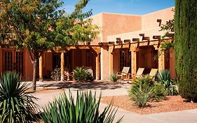 Hotel Courtyard At Lake Powell